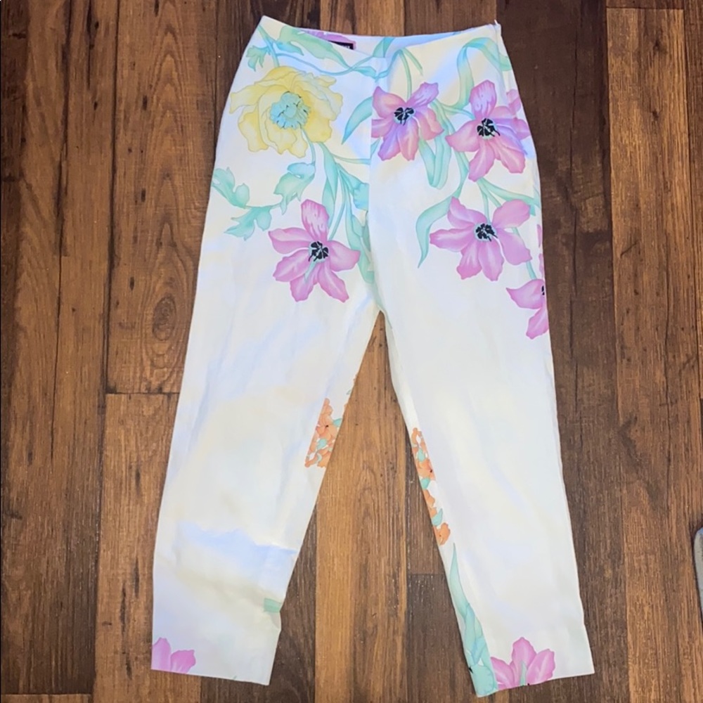 AVERADO BESSI / Flower Printed Capris 🍒